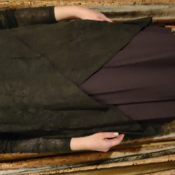 Mado etles Autres dress. Made in Tunisia. Size 2. May fit up to size 6. - Picture 3 of 4